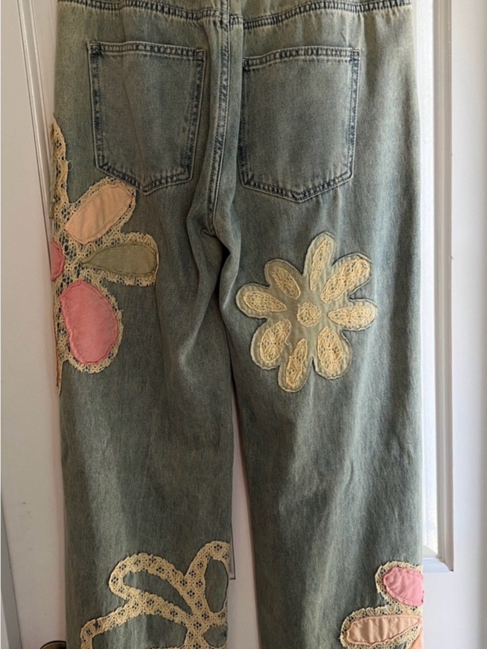Oli & Hali Floral Appliqué Wide Leg Denim Jeans - Picture 3 of 6
